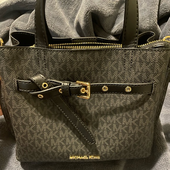 Micheal Kors Emilia Small Satchel - Picture 3 of 11
